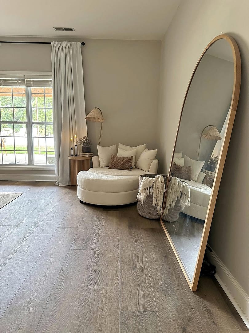 Bedroom Corner Ideas:Cozy Reading Nook with Accent Chair